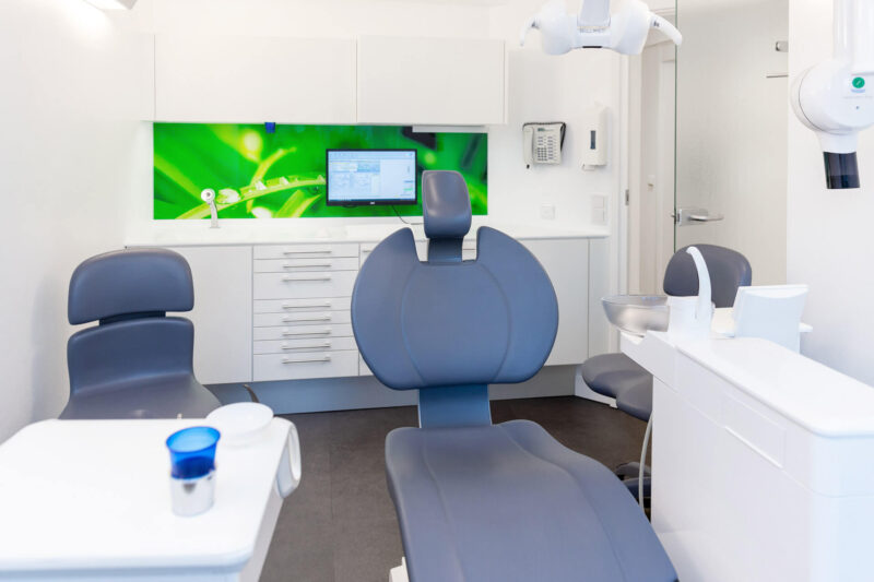 Foto Behandlungszimmer in der Zahnarztpraxis